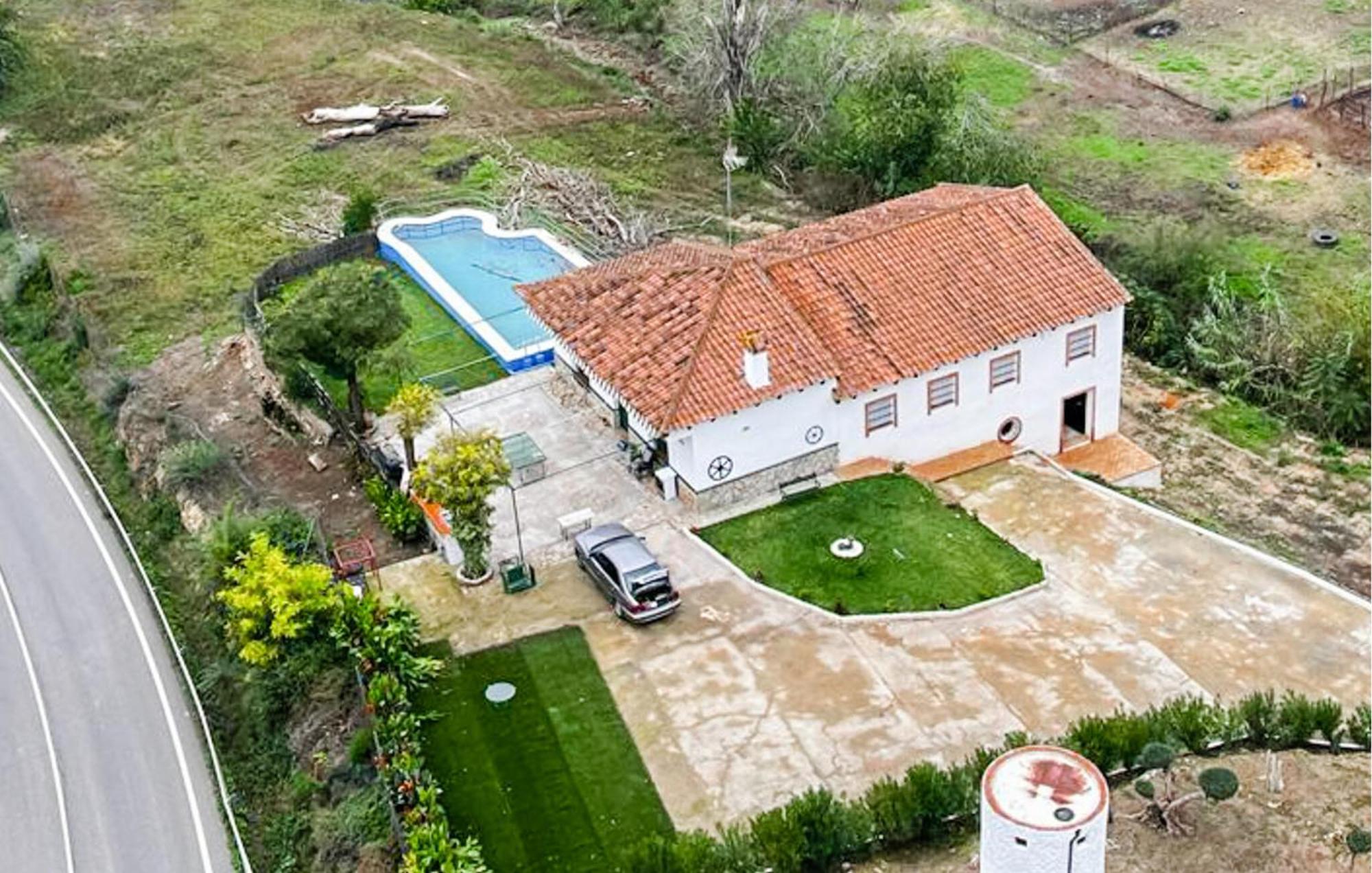 6 Bedroom Amazing Home In La Puebla De Los Infan La Puebla de los Infantes Bagian luar foto